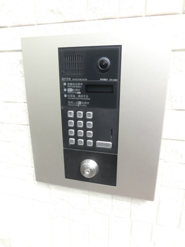 共有部分(オートロック付き)