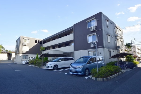 玄関(軽量鉄骨造３階建て)