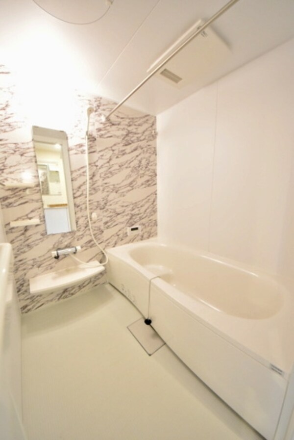 バス／シャワールーム等(イメージ。別号室の室内写真。現況を優先します。)