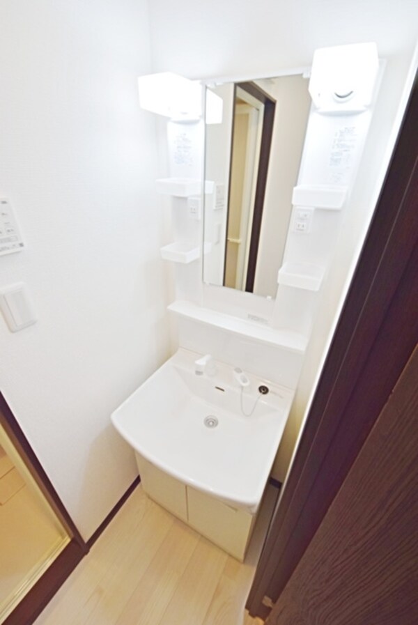 洗面(シャンプードレッサー付き)