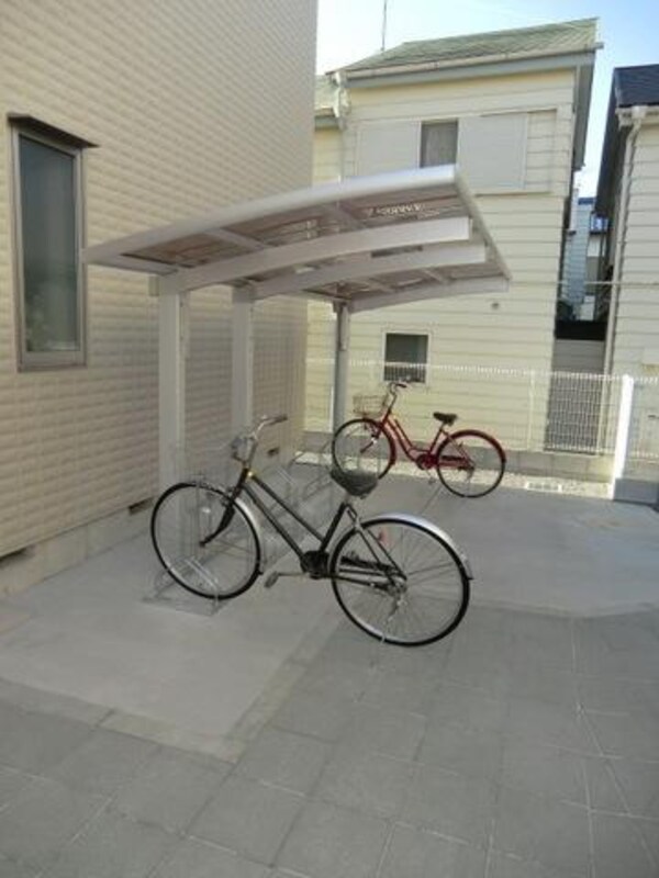 共有部分(屋根付きの駐輪場です)