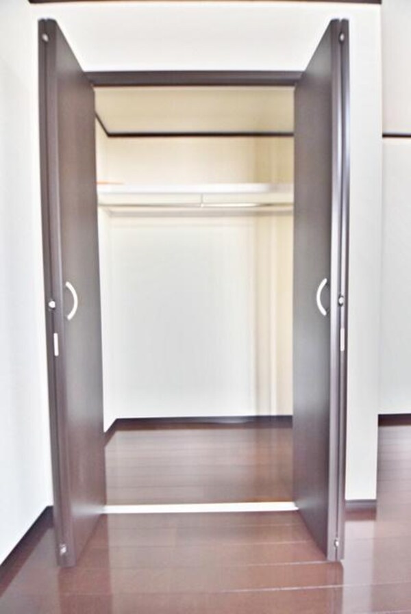 設備(玄関収納)