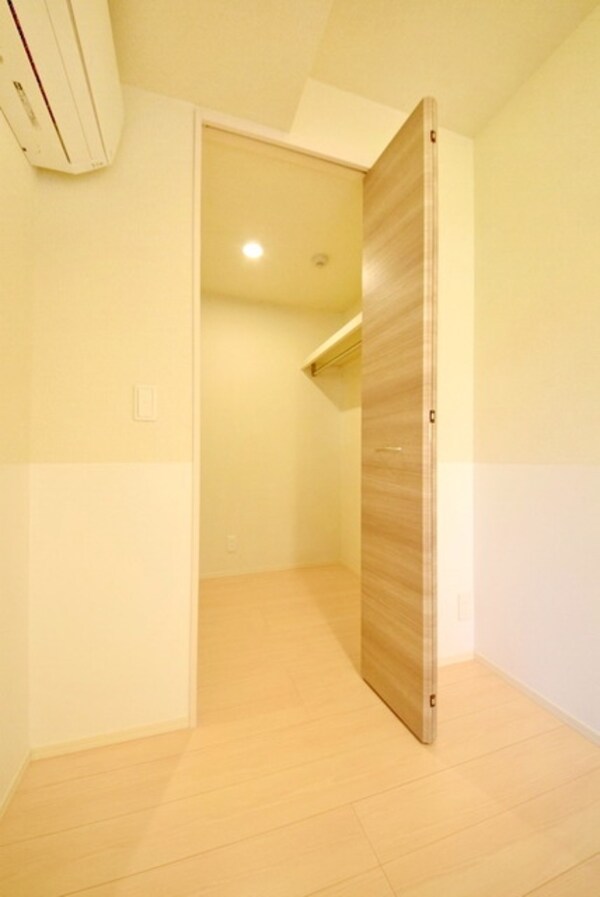 収納(お荷物の多い方でも嬉しいウォークインクローゼット)