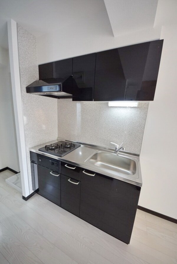 キッチン(二口コンロ完備)