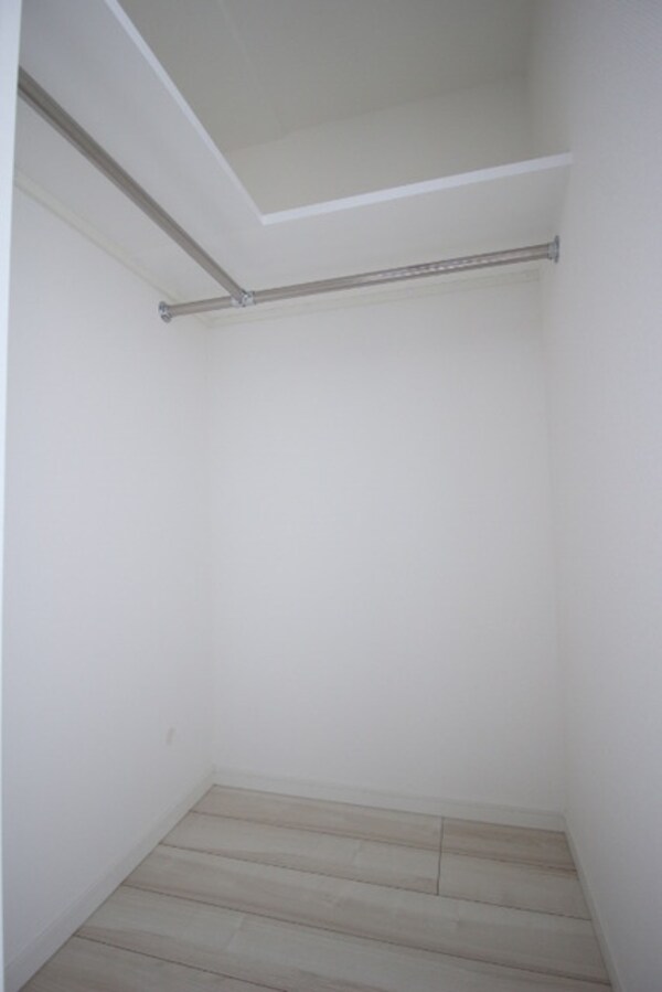 収納(大きなウォークインクローゼット)