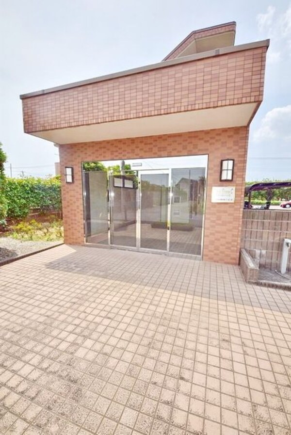 エントランス(自動ドアのあるエントランス部分)