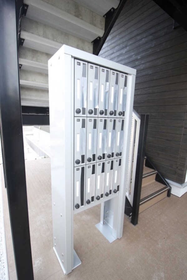 共有部分(共用ダイヤル付ポスト)