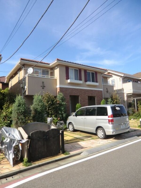 外観(駐車場二台付き)