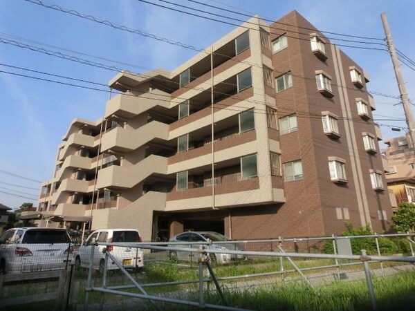 外観(通勤・通学に便利な立地)