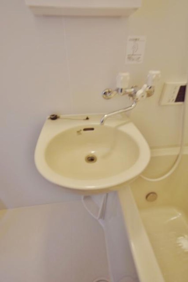 洗面(浴室に洗面台がございます)