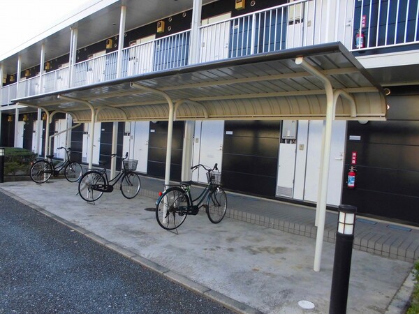 エントランス(駐輪場)