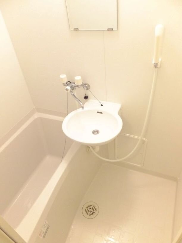 物件内観写真5　(バス・トイレ別)