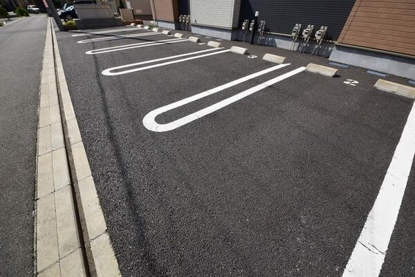 駐車場(お部屋探しはタウンハウジング千葉店にお任せ下さい♪)