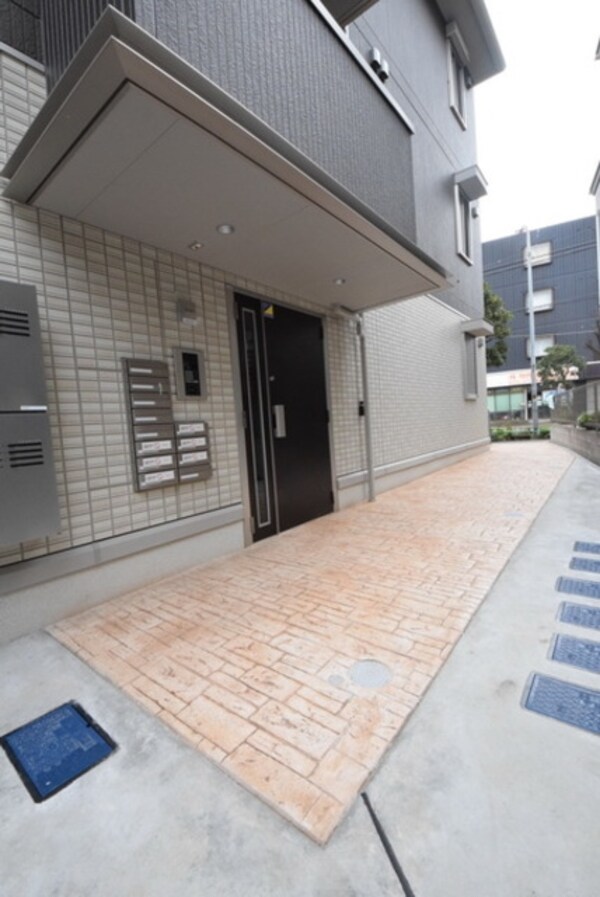 エントランス(お部屋探しは【タウンハウジング千葉店】にお任せ下さい♪)