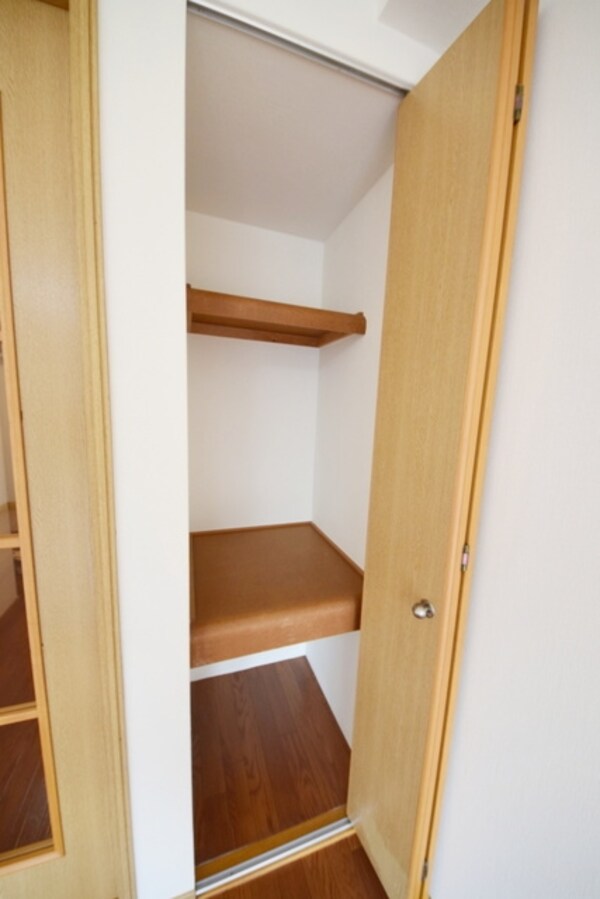 設備(奥行と高さのある収納)