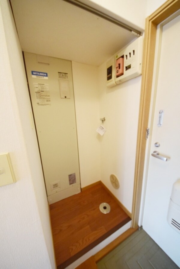 その他(室内洗濯機置場あり　温水給湯機)