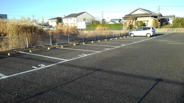 駐車場(敷地内に駐車場あり)
