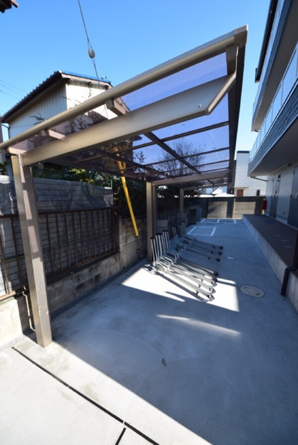 共有部分(屋根付き敷地内駐輪場)