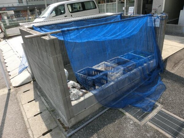 共有部分(敷地内ゴミステーション)