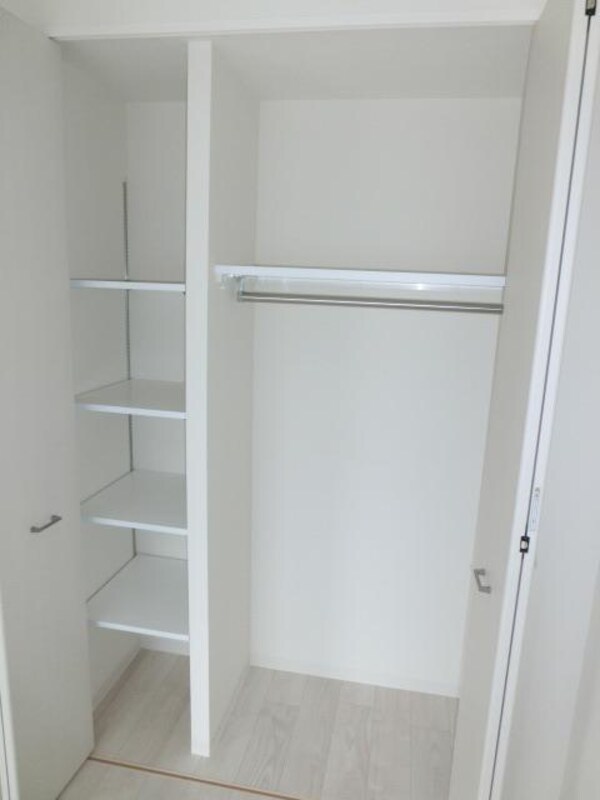 収納(大きなクローゼットタイプ収納です)