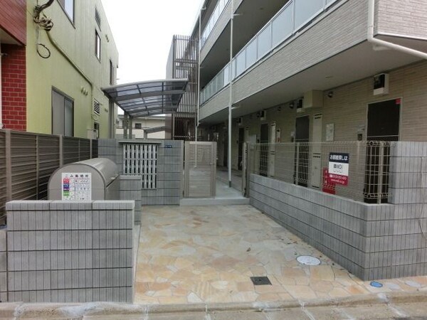 エントランス(エントランス入口)