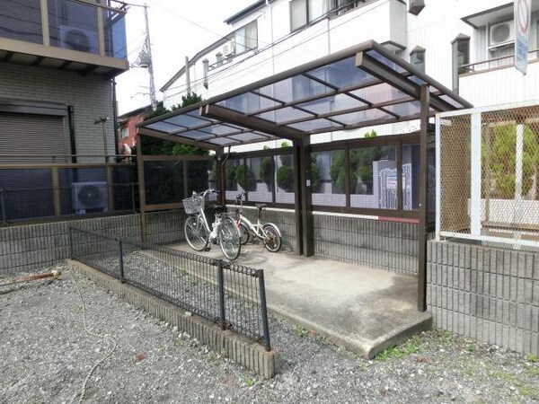 共有部分(敷地内の屋根付き駐輪場)