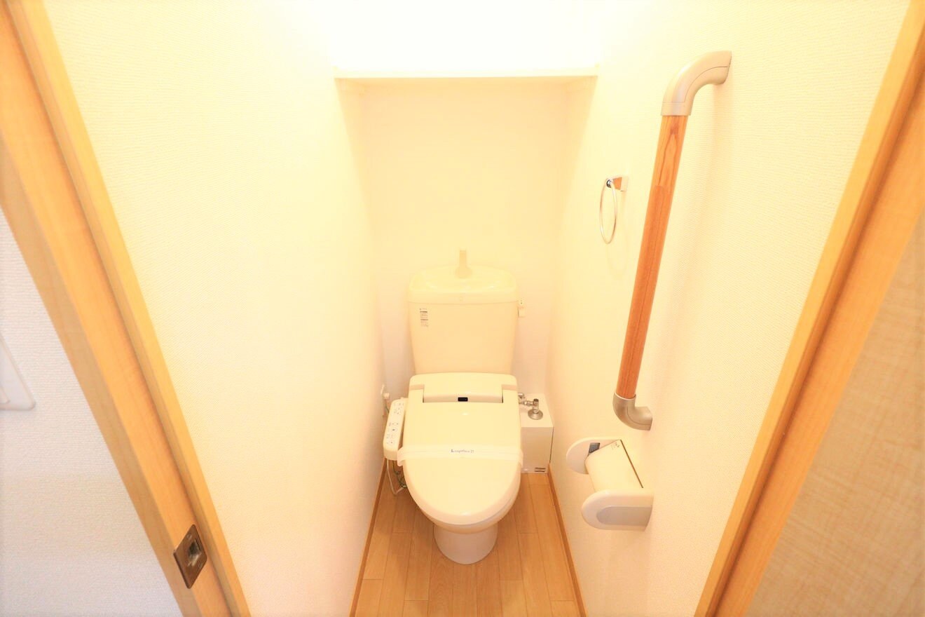 物件内観写真6　(温水洗浄便座)