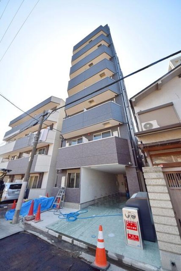 外観(耐震性の高い鉄骨造)