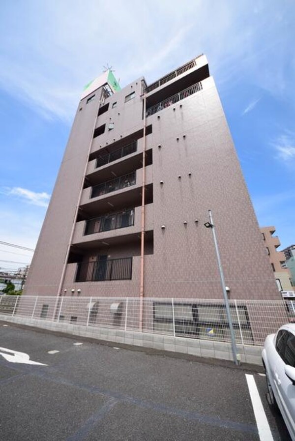 外観(裏手駐車場からの外観)