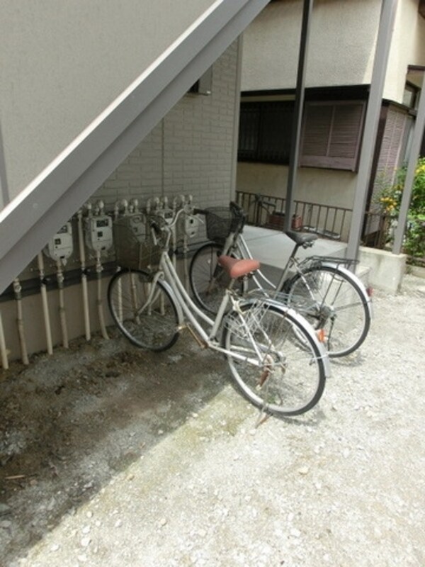 共有部分(自転車置場です)