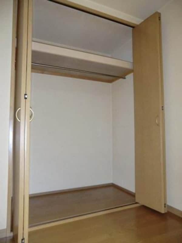 設備(大型クローゼット完備)