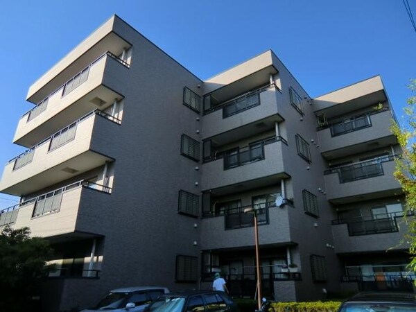 外観(駅徒歩１1分、南向きで日当たり良好)