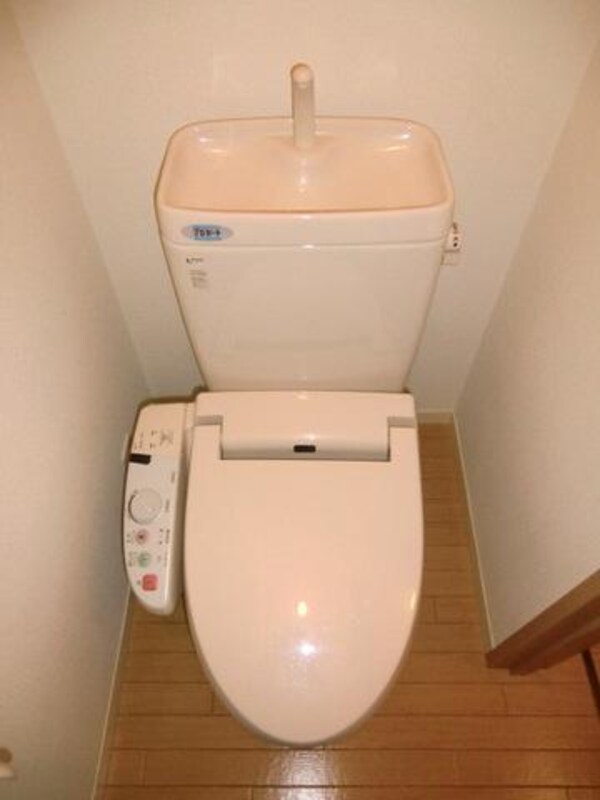 トイレ(洗浄機能付きトイレです)