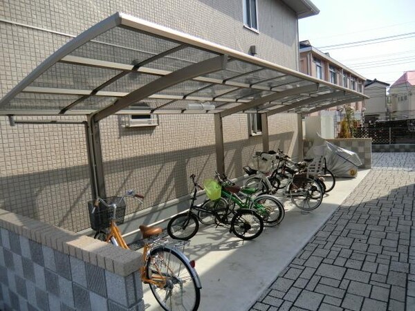 共有部分(屋根付駐輪場)
