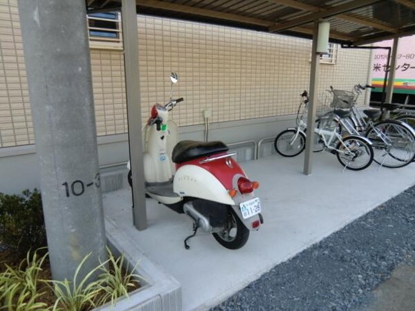 共有部分(屋根付き駐輪場)