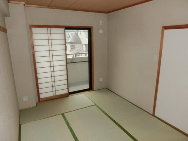 その他室内・内装(５.８帖の和室です)