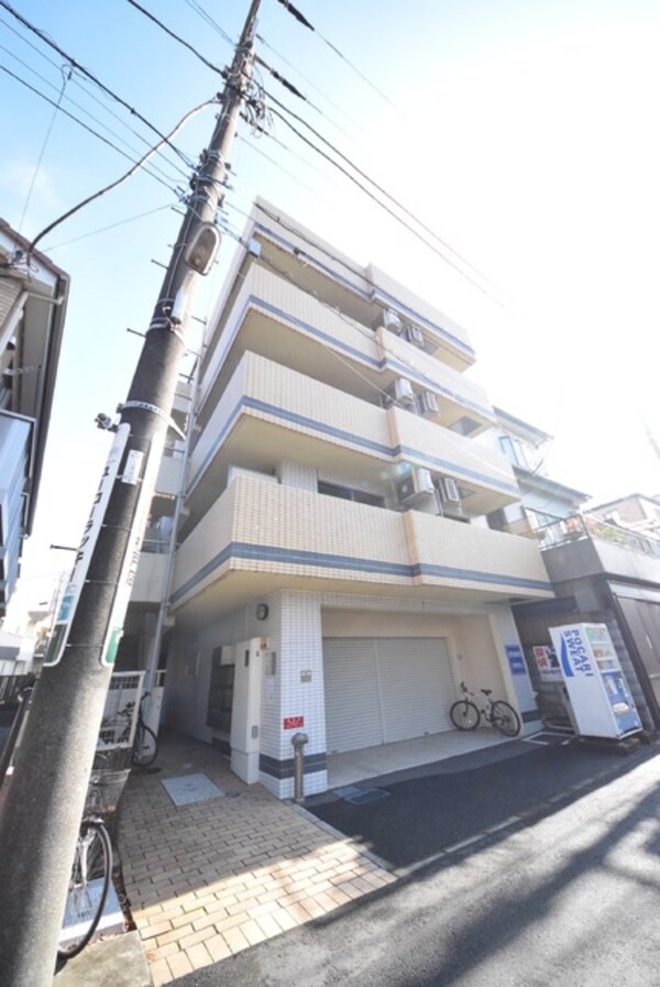 外観(女性にもおすすめの立地環境)