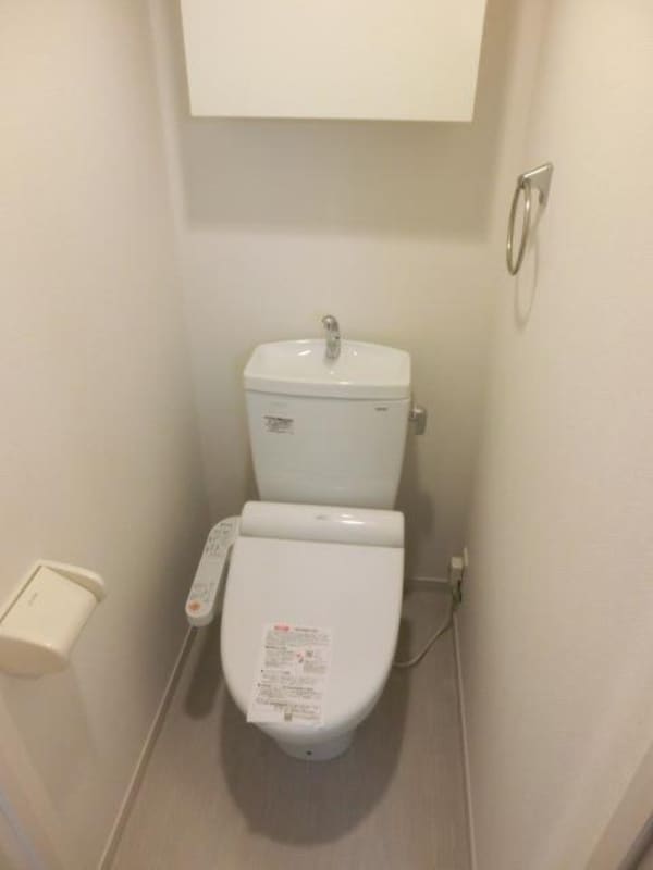 トイレ(ウォシュレット完備)