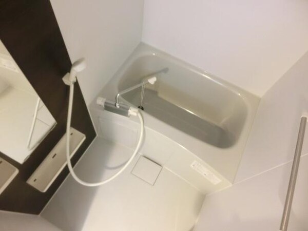 バス／シャワールーム等(浴室乾燥機完備のバスルームです)