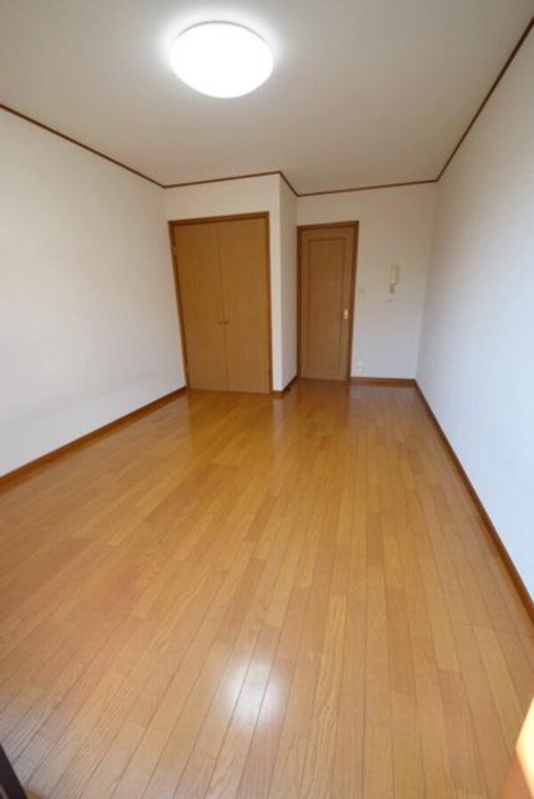 リビング・居室(別角度から見たお部屋です)