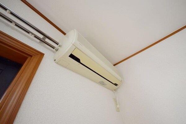 設備(エアコン付き)