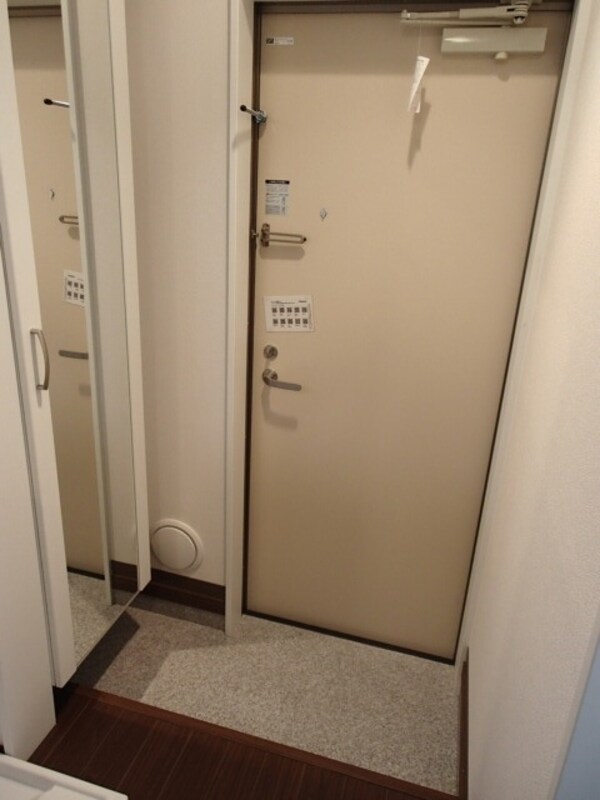 玄関(シューズボックス完備)