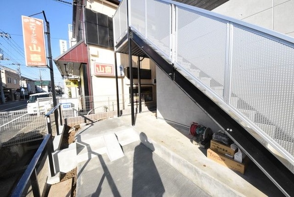 エントランス(建築中エントランスです)