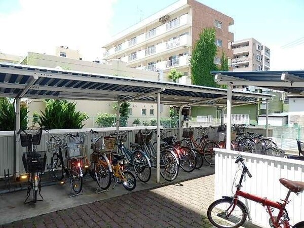 共有部分(屋根付駐輪場)