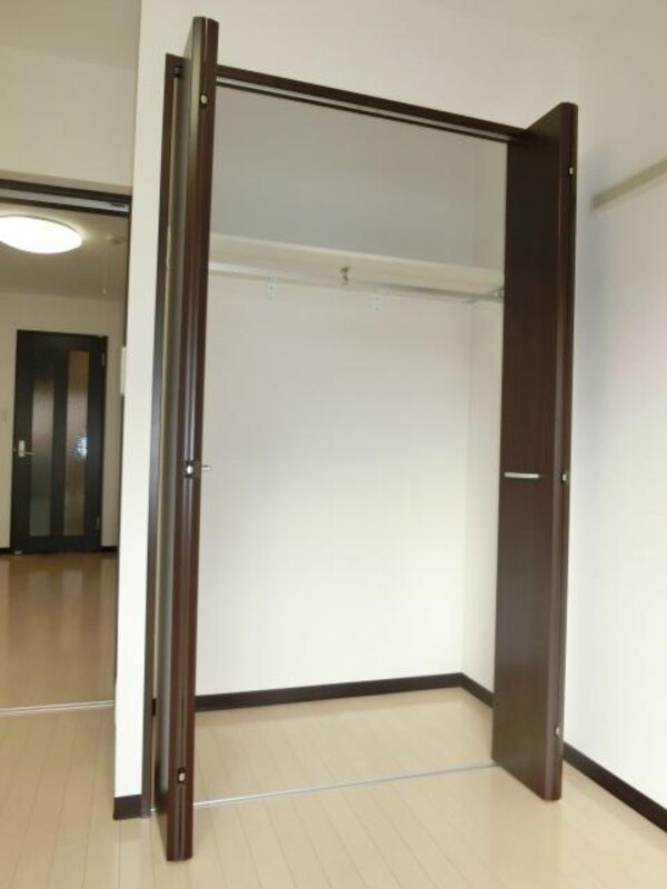 設備(クローゼット収納完備)