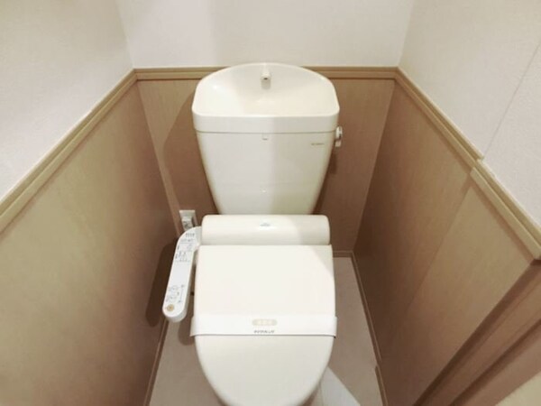 トイレ(※別号室参考写真です)