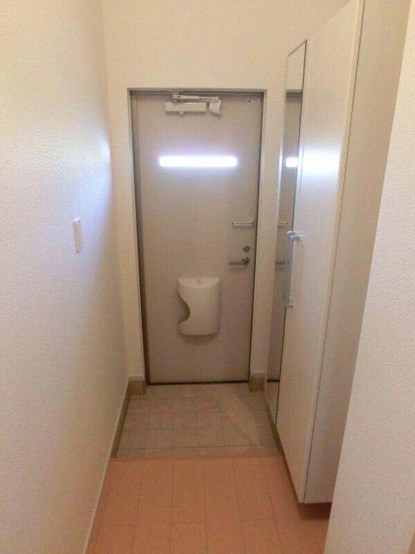 玄関(※同型別室イメージ画像です)