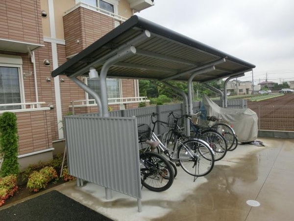 共有部分(屋根付きの駐輪場)