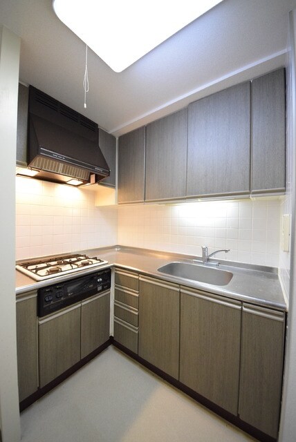 物件内観写真5　(※同タイプ間取りの設備施工例　現在リフォーム中です)