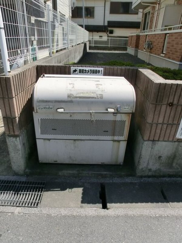 共有部分(専用ゴミ置き場)